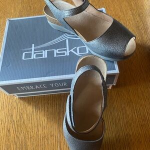 Dansko Gray Sandals with Sturdy Sole and Peep-Toe